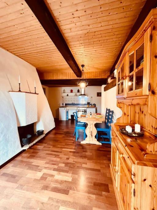 Charmant Appartement De Vacances Alta Ripa Hauterive  Buitenkant foto